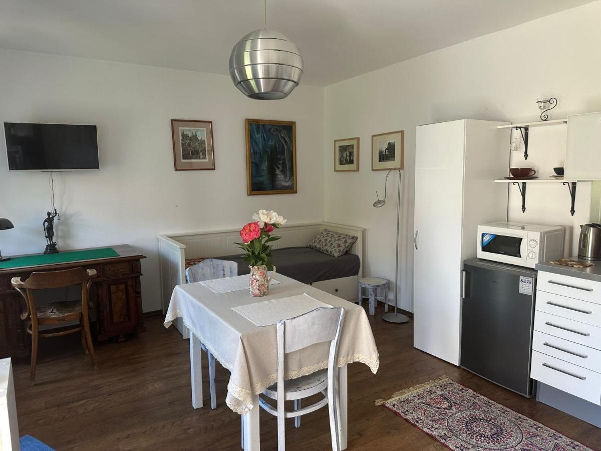 Apartman U Jezirka Velke Prilepy Exterior foto